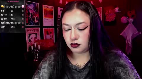 Snapshot of raven_darkk chatting on October 7, 2025, 7:33 pm Raven online show from October 7, 2025, 7:33 pm