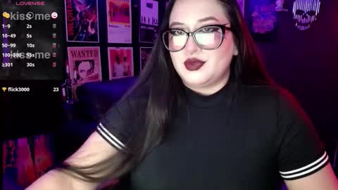 Snapshot of raven_darkk chatting on November 28, 2025, 9:06 pm Raven online show from November 28, 2025, 9:06 pm