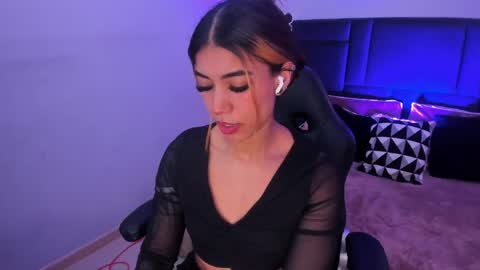 Snapshot of raven_dooll chatting on May 5, 2026, 7:44 pm Raven online show from May 5, 2026, 7:44 pm