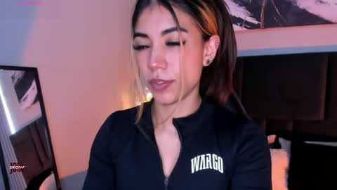 Snapshot of raven_dooll chatting on June 3, 2026, 8:47 pm Raven online show from June 3, 2026, 8:47 pm