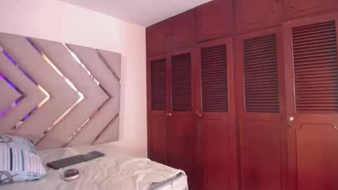 Snapshot of raven_foxter1 chatting on November 22, 2025, 8:08 pm RAVEN FOXTER online show from November 22, 2025, 8:08 pm