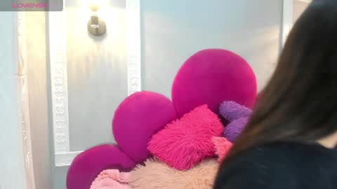 raven_loove online show from May 21, 2026, 8:05 pm