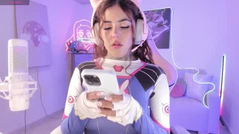 Snapshot of raven_sakura chatting on November 27, 2025, 4:53 pm . online show from November 27, 2025, 4:53 pm