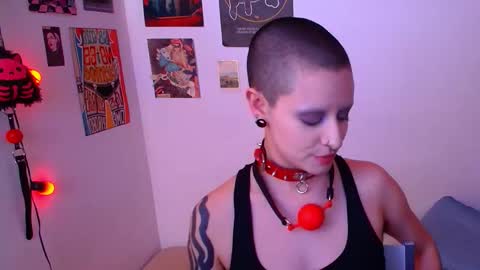 ravendarkness_ online show from February 21, 2026, 8:54 pm