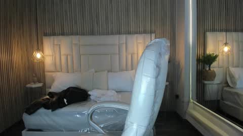 Snapshot of ravenn21 chatting on February 27, 2026, 11:32 am Raven online show from February 27, 2026, 11:32 am