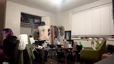 Snapshot of ravenxbeastie chatting on February 8, 2025, 4:36 am ravenxbeastie online show from February 8, 2025, 4:36 am