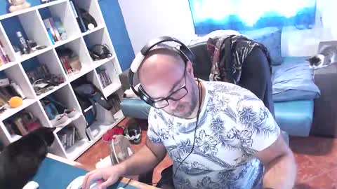 ravingr3d3 online show from October 23, 2025, 11:09 am