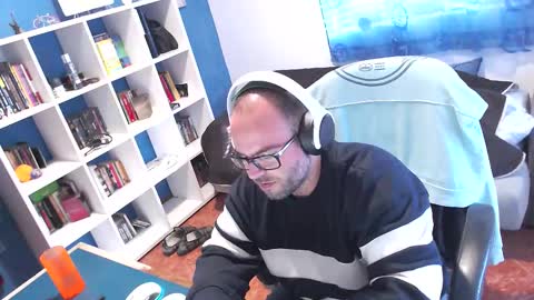 ravingr3d3 online show from November 10, 2025, 2:27 pm