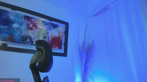 ravyn_rouge online show from April 8, 2026, 1:22 pm