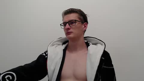 Snapshot of ray_booy chatting on December 6, 2024, 7:23 pm Ray Booy online show from December 6, 2024, 7:23 pm