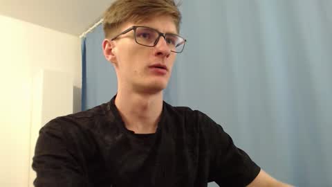 Snapshot of ray_booy chatting on September 28, 2025, 4:01 pm Ray Booy online show from September 28, 2025, 4:01 pm