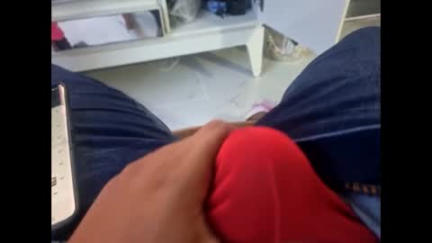 Snapshot of ray_rey1210 chatting on February 24, 2026, 11:41 am ray_rey1210 online show from February 24, 2026, 11:41 am