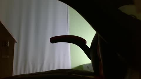 Snapshot of raycatt chatting on December 10, 2024, 10:37 pm Ray online show from December 10, 2024, 10:37 pm