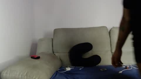 Snapshot of raycatt chatting on February 14, 2026, 6:48 pm Ray online show from February 14, 2026, 6:48 pm