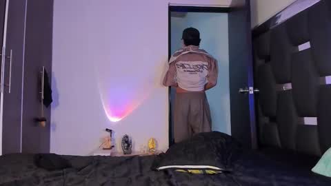 Rayn online show from September 18, 2025, 8:55 pm