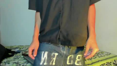 Snapshot of raydevil_ chatting on January 12, 2026, 8:36 pm Rayn online show from January 12, 2026, 8:36 pm