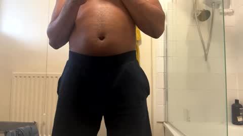 Snapshot of raydick1919 chatting on January 4, 2025, 9:54 am Raydick online show from January 4, 2025, 9:54 am