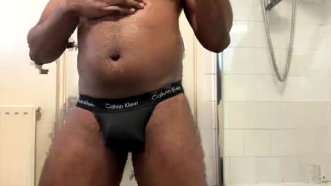 Snapshot of raydick1919 chatting on February 14, 2025, 8:42 am Raydick online show from February 14, 2025, 8:42 am