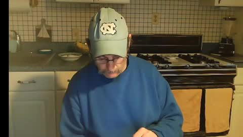 Snapshot of raylene4u2 chatting on January 16, 2025, 12:42 pm Ray online show from January 16, 2025, 12:42 pm