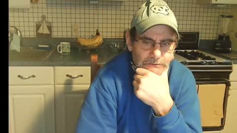 Snapshot of raylene4u2 chatting on January 21, 2025, 12:50 pm Ray online show from January 21, 2025, 12:50 pm