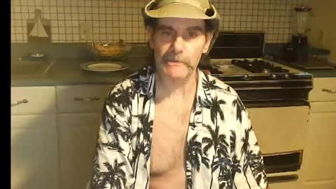 Snapshot of raylene4u2 chatting on September 30, 2025, 6:29 am Ray online show from September 30, 2025, 6:29 am