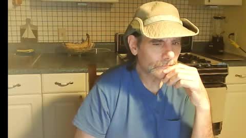 Snapshot of raylene4u2 chatting on October 30, 2025, 10:06 am Ray online show from October 30, 2025, 10:06 am