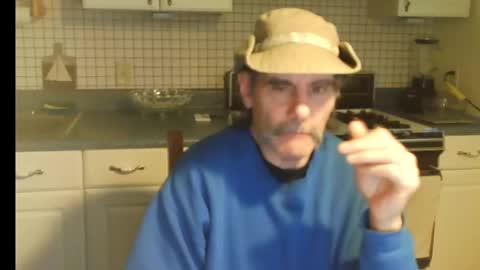 Snapshot of raylene4u2 chatting on November 6, 2025, 12:06 pm Ray online show from November 6, 2025, 12:06 pm