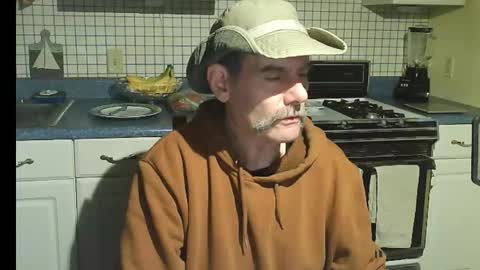 Snapshot of raylene4u2 chatting on November 27, 2025, 10:06 am Ray online show from November 27, 2025, 10:06 am