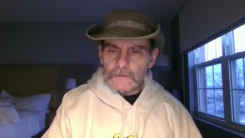 Snapshot of raylene4u2 chatting on December 5, 2025, 12:25 pm Ray online show from December 5, 2025, 12:25 pm