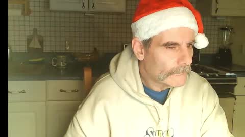 Snapshot of raylene4u2 chatting on December 13, 2025, 10:04 pm Ray online show from December 13, 2025, 10:04 pm