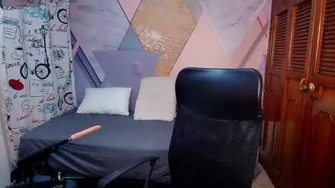 Snapshot of raylin_escobar chatting on May 2, 2026, 3:17 pm raylin_escobar online show from May 2, 2026, 3:17 pm