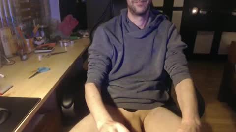 Snapshot of raymann8 chatting on February 15, 2025, 8:22 pm Ray online show from February 15, 2025, 8:22 pm