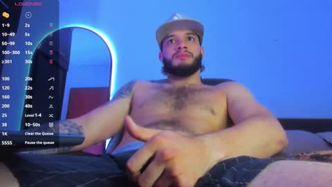 Felipe independent model online show from October 11, 2025, 8:24 am