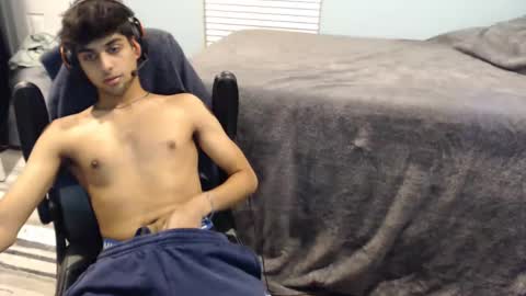 raymondg8596 online show from February 26, 2025, 2:37 am