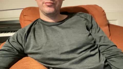 Snapshot of rayos789 chatting on December 14, 2025, 5:35 am rayos789 online show from December 14, 2025, 5:35 am