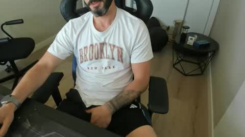 raysexparty online show from May 16, 2026, 7:38 am