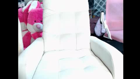 Snapshot of raysweet1 chatting on October 26, 2025, 12:11 pm RAY online show from October 26, 2025, 12:11 pm