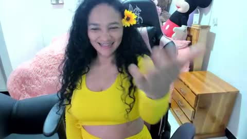 Snapshot of rayza_mature_ chatting on April 18, 2026, 7:07 pm Danna online show from April 18, 2026, 7:07 pm