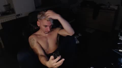 Rayzel online show from December 20, 2025, 11:23 pm