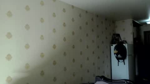 Snapshot of raziel_haze chatting on October 25, 2025, 9:06 am Yrriel Strife Candy-Demon Caveboy mr. Cringe online show from October 25, 2025, 9:06 am