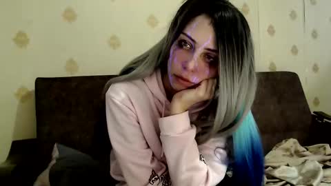 Snapshot of raziel_haze chatting on November 17, 2025, 8:31 am Yrriel Strife Candy-Demon Caveboy mr. Cringe online show from November 17, 2025, 8:31 am