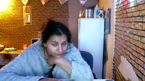 Snapshot of real_coupl3 chatting on April 27, 2026, 8:40 pm real_coupl3 online show from April 27, 2026, 8:40 pm