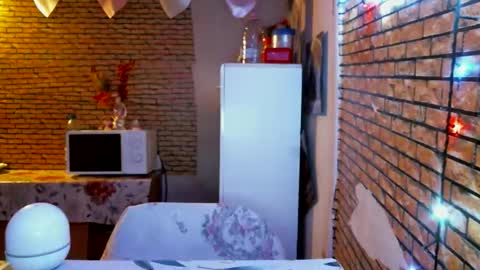 Snapshot of real_coupl3 chatting on May 3, 2026, 7:42 pm real_coupl3 online show from May 3, 2026, 7:42 pm