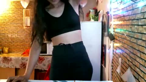 Snapshot of real_coupl3 chatting on May 7, 2026, 5:57 am real_coupl3 online show from May 7, 2026, 5:57 am