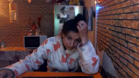 Snapshot of real_coupl3 chatting on May 25, 2026, 7:09 pm real_coupl3 online show from May 25, 2026, 7:09 pm
