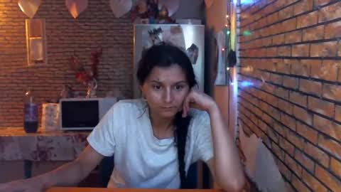 Snapshot of real_coupl3 chatting on May 31, 2026, 7:48 pm real_coupl3 online show from May 31, 2026, 7:48 pm