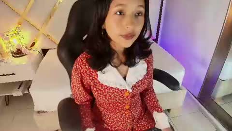 Snapshot of real_doncella_pussy chatting on June 18, 2026, 4:33 pm DONCELLA online show from June 18, 2026, 4:33 pm