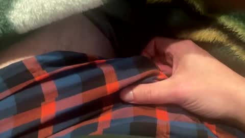 Snapshot of realbigload77 chatting on April 4, 2026, 12:24 pm realbigload77 online show from April 4, 2026, 12:24 pm