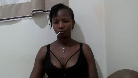 queen online show from November 18, 2025, 5:12 am