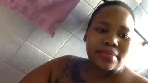 Snapshot of realsweetheart chatting on December 18, 2024, 7:04 am REAL1SWEETHEART online show from December 18, 2024, 7:04 am